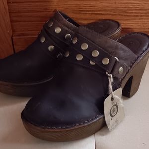 Born Clogs.Size 8